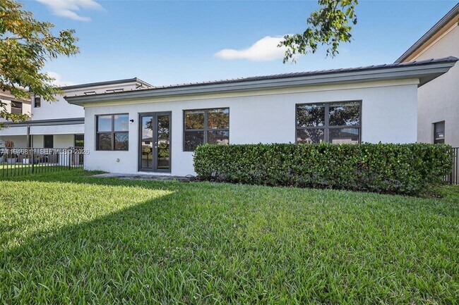 Building Photo - 4398 SW 173rd Ave