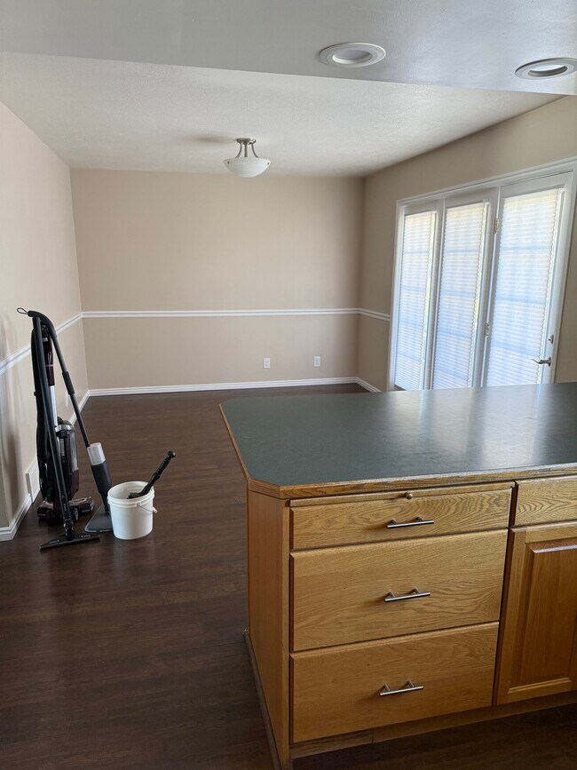 Building Photo - 1453 E Vintry Cir