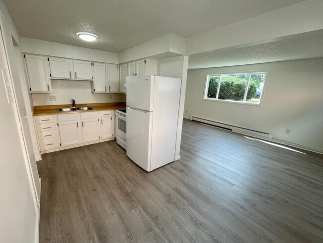 Building Photo - 1340 4th Ave SW