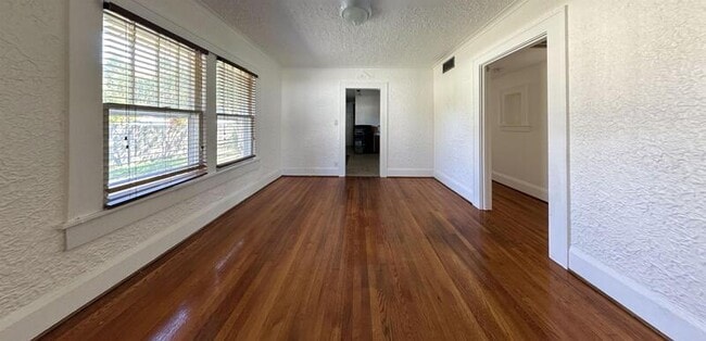 Building Photo - 1013 23rd St W