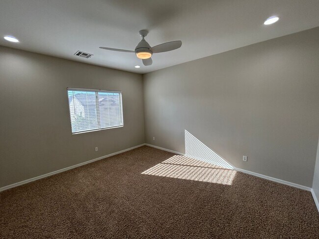 Building Photo - 5411 W Rowel Rd