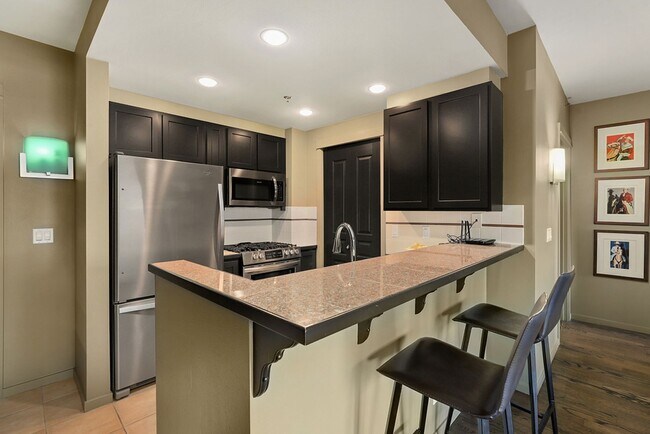 Building Photo - Amazing Views & All the Amenities at The Ellington w/Parking! $2650