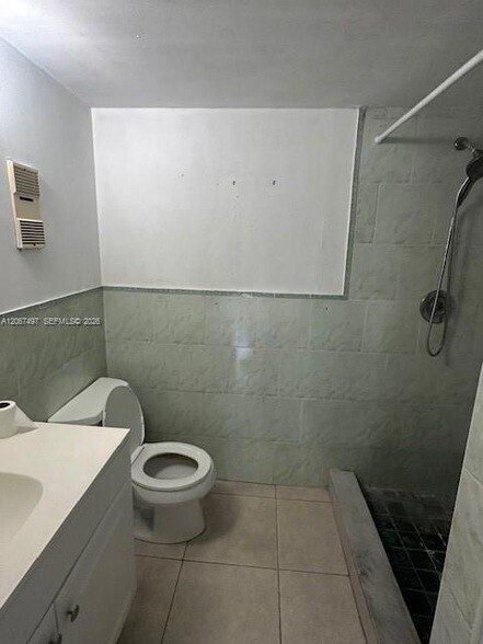 Building Photo - 20725 NE 8th Ct
