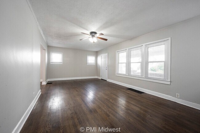 Building Photo - 1529 E Ohio St