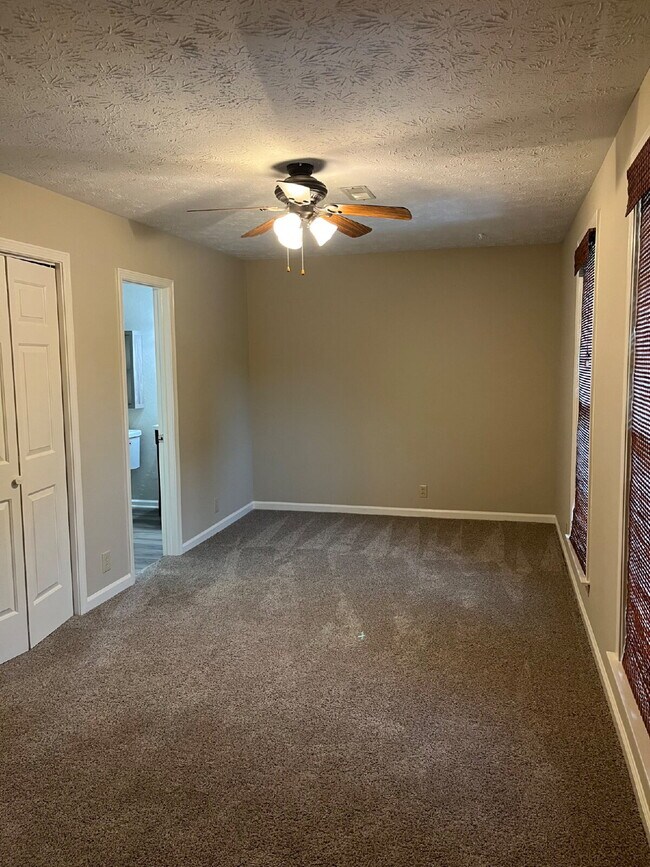 Building Photo - "Charming 2-Bed, 2.5-Bath Townhouse Retreat in Nashville - 1,242 Sq. Ft. of Comfort!" Lawn Care I...