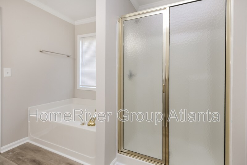 Building Photo - 911 Rolling Meadows Dr
