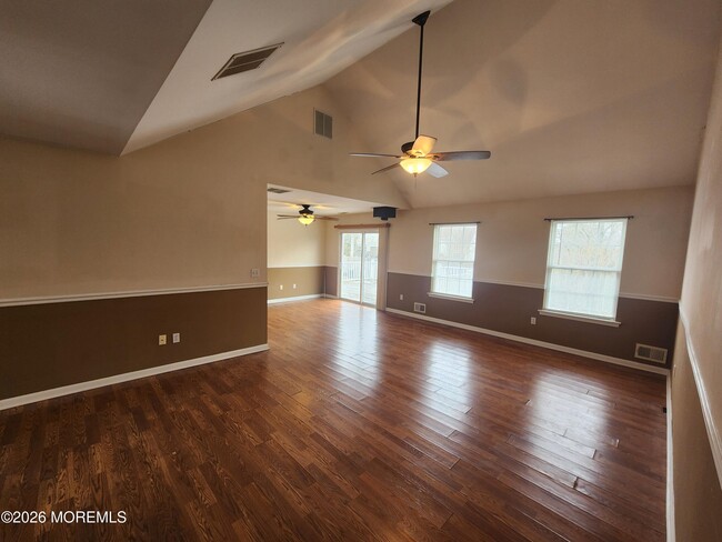 Building Photo - 129 Lighthouse Dr