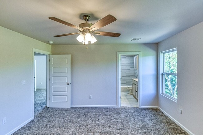 Building Photo - Brand New Construction! Lawn care included!