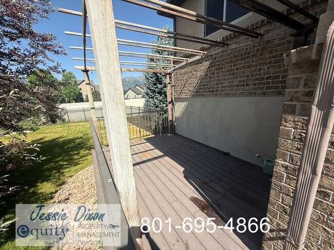 Building Photo - 5725 Brook Cir