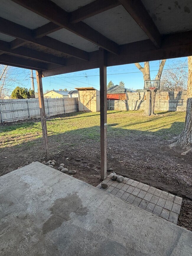 Building Photo - Knolls Vista 3 Bedroom Home for Rent