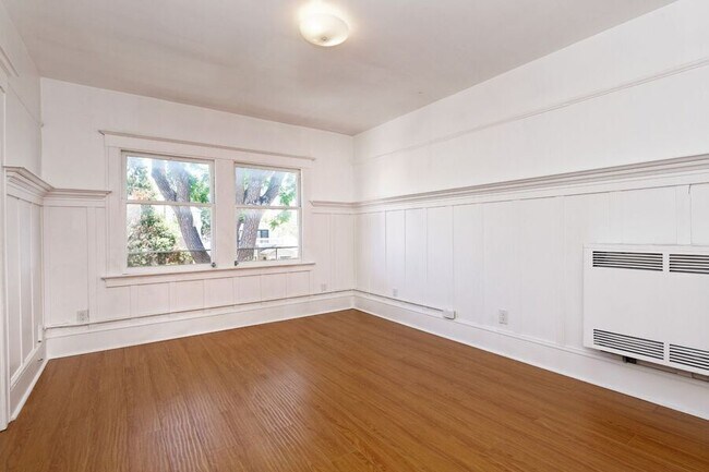 Building Photo - 2139 Grant St