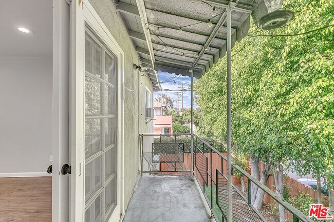 Building Photo - 2428 Kansas Ave