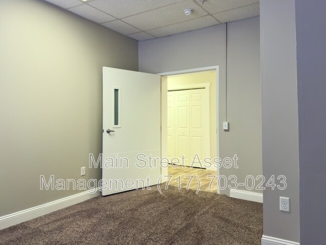 Building Photo - 100 S Front St