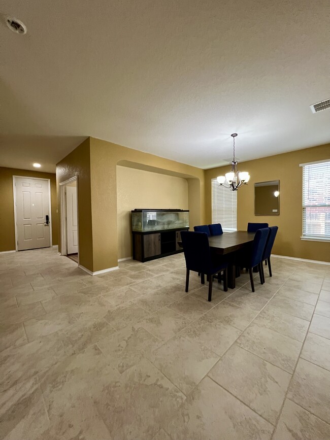 Building Photo - 7623 Eagle Park Dr