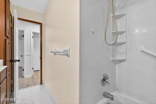 Building Photo - 6201 Grayling Dr