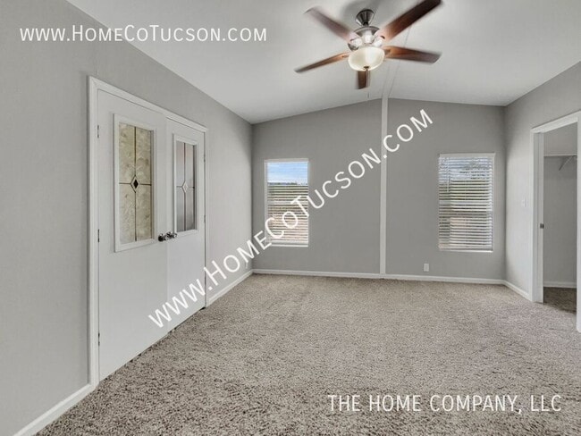 Building Photo - 9410 S Van Dr