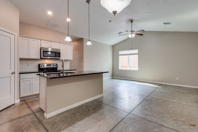 Building Photo - Beautiful Three Bedroom, Two Bathroom