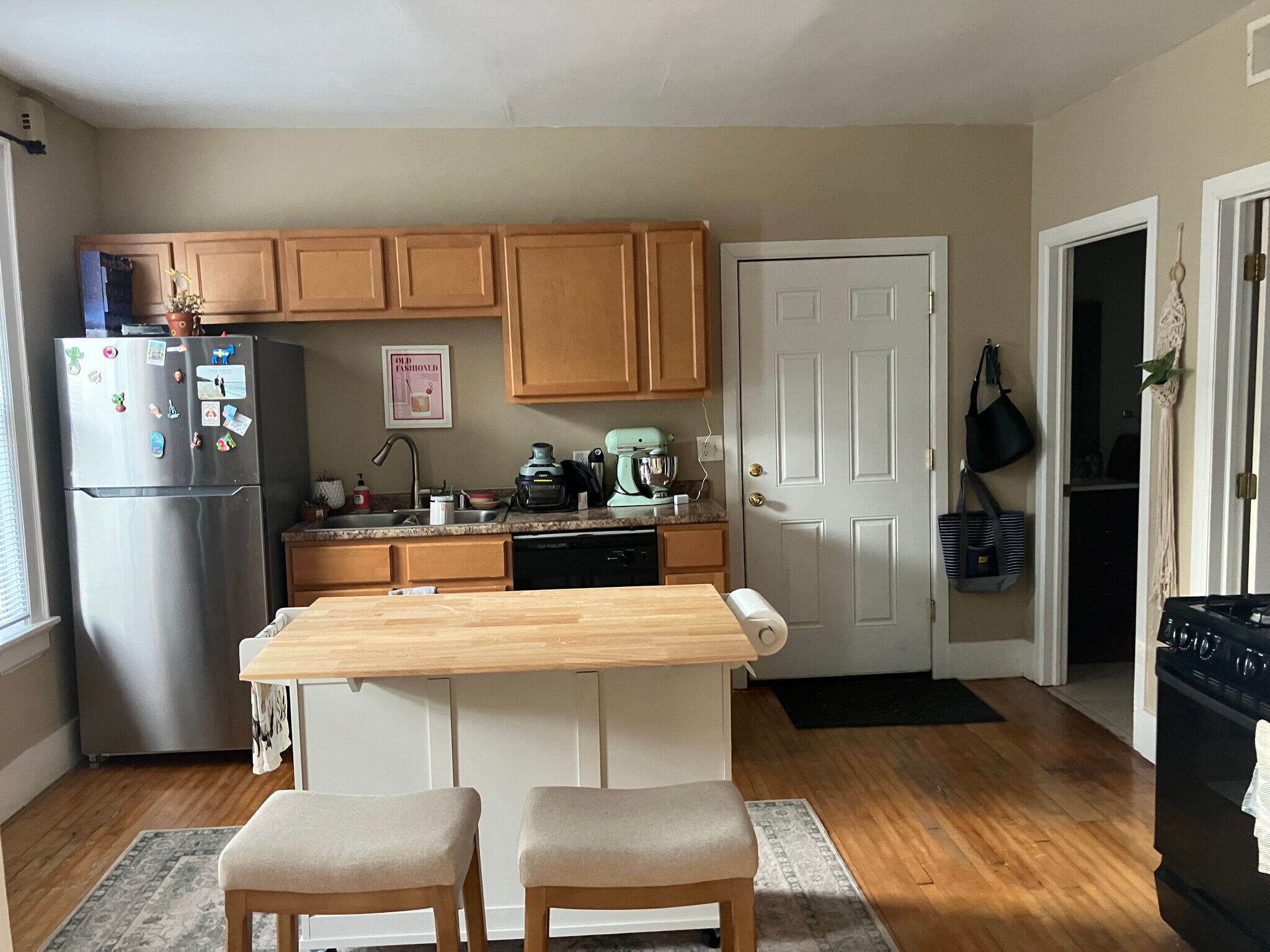 Kit - 1726 N Pulaski St