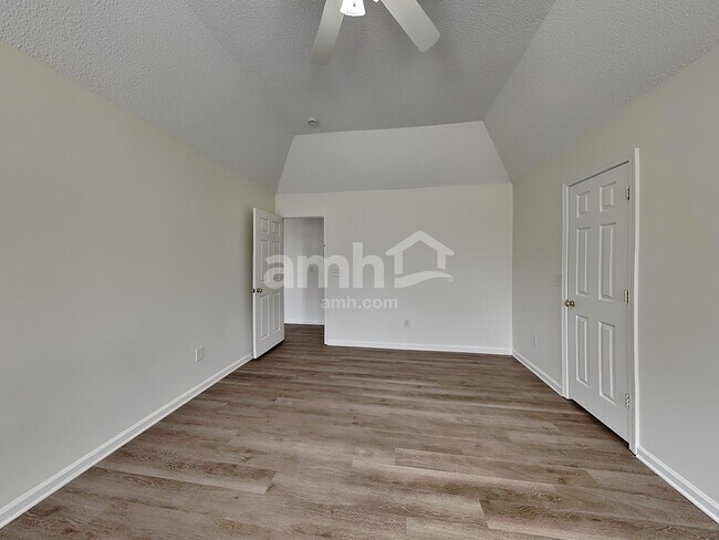 Building Photo - 2839 Oakglade Ct