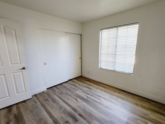 Building Photo - 2617 S Durango Dr