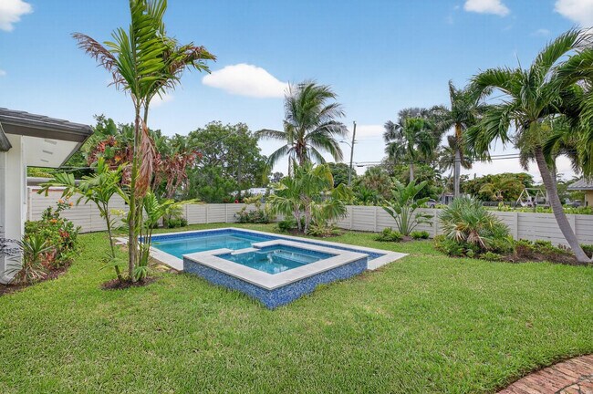 Building Photo - 1981 Coral Gardens Dr