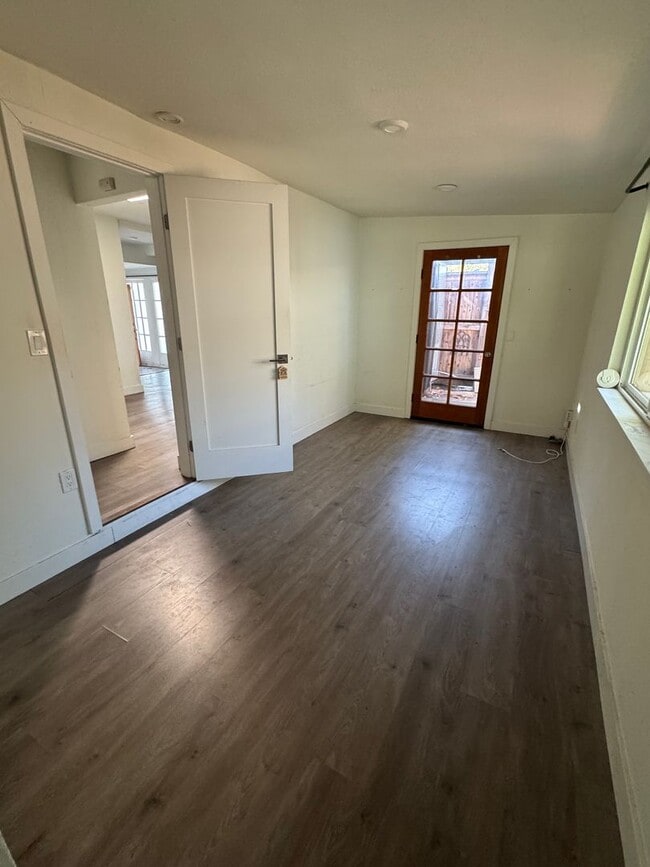 Building Photo - Bright and Homey, Outdoor Space, Minutes f...
