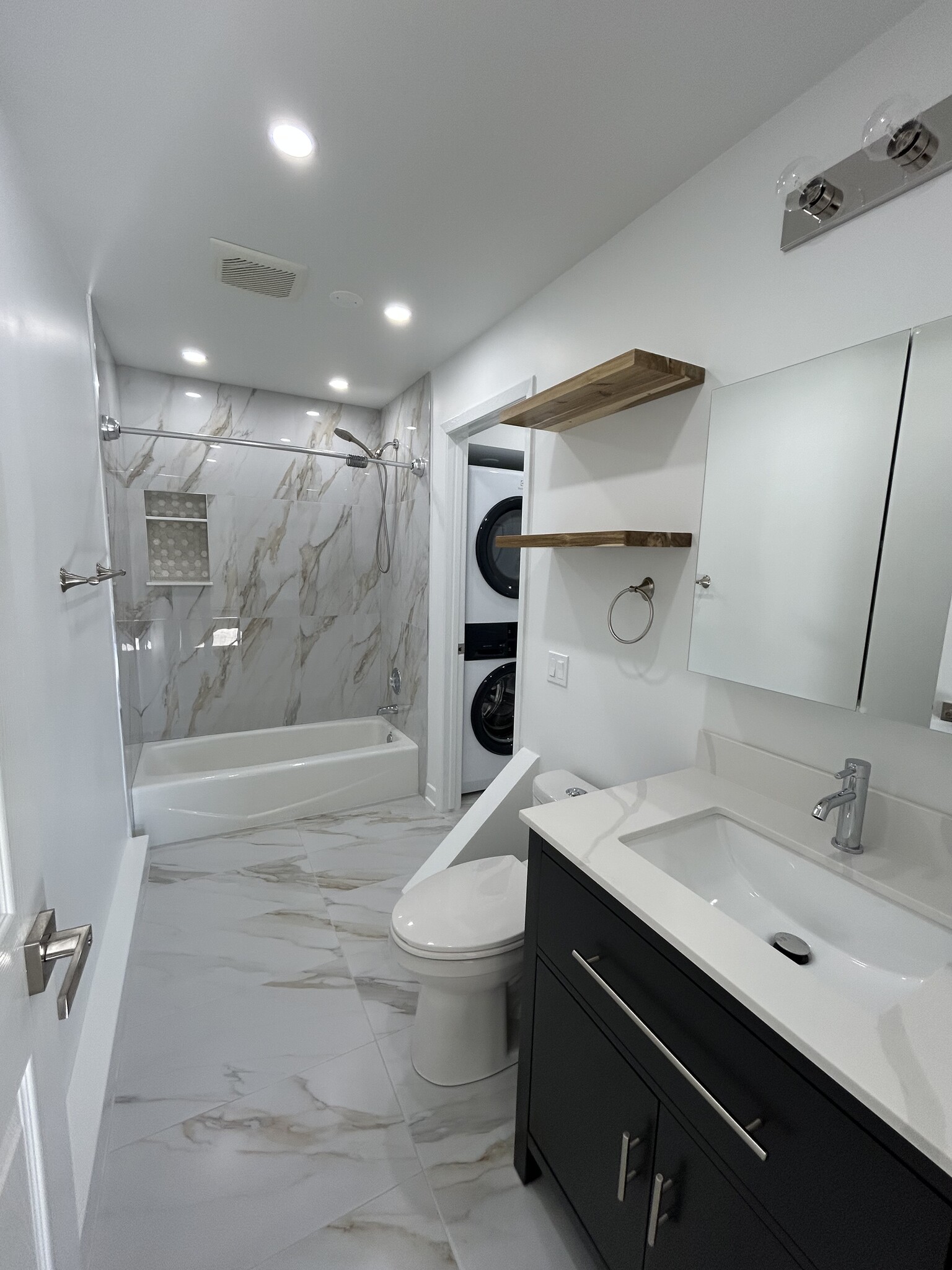 Bathroom 2 - 18 Echo Ct