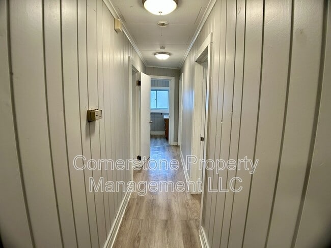 Building Photo - 325 Bury St