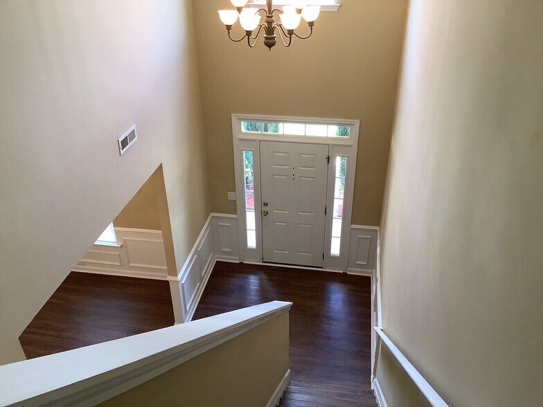 Building Photo - 173 Largess Ln
