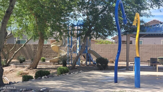 Building Photo - 12933 W Fleetwood Ln