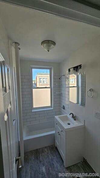 Building Photo - 110 Brainerd Rd