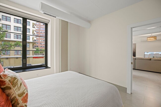 Building Photo - Logan Circle Condo