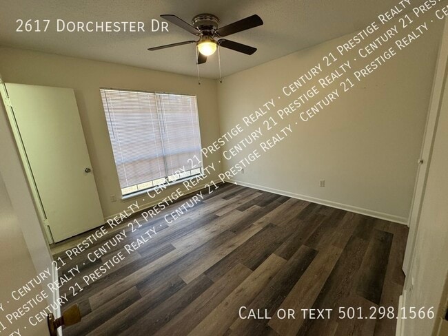 Building Photo - 2617 Dorchester Dr