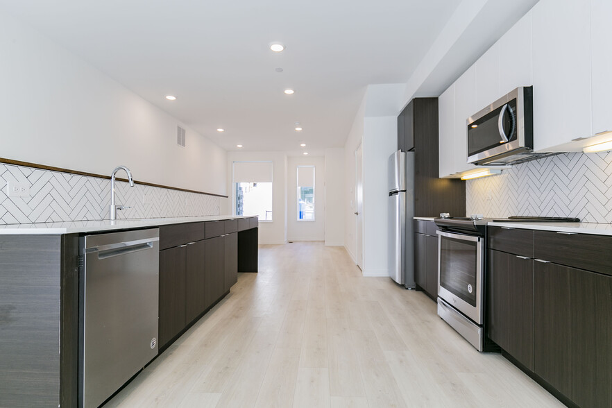 Building Photo - 1245 N 27th St