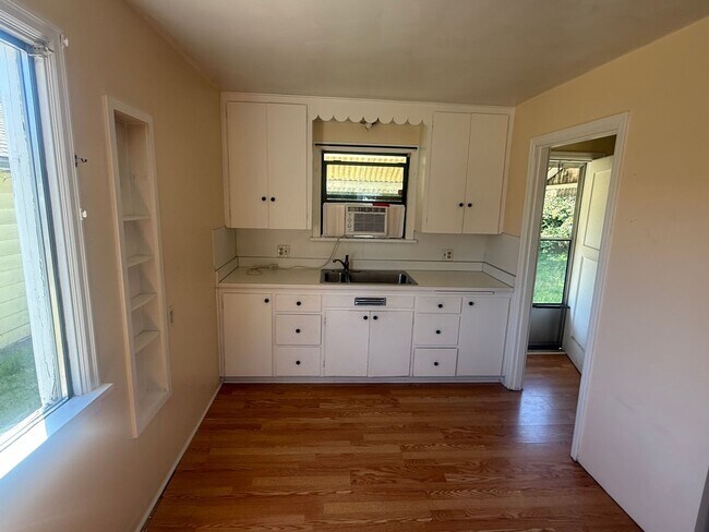 Building Photo - Sedro Woolley Two Bedroom With Large Shop