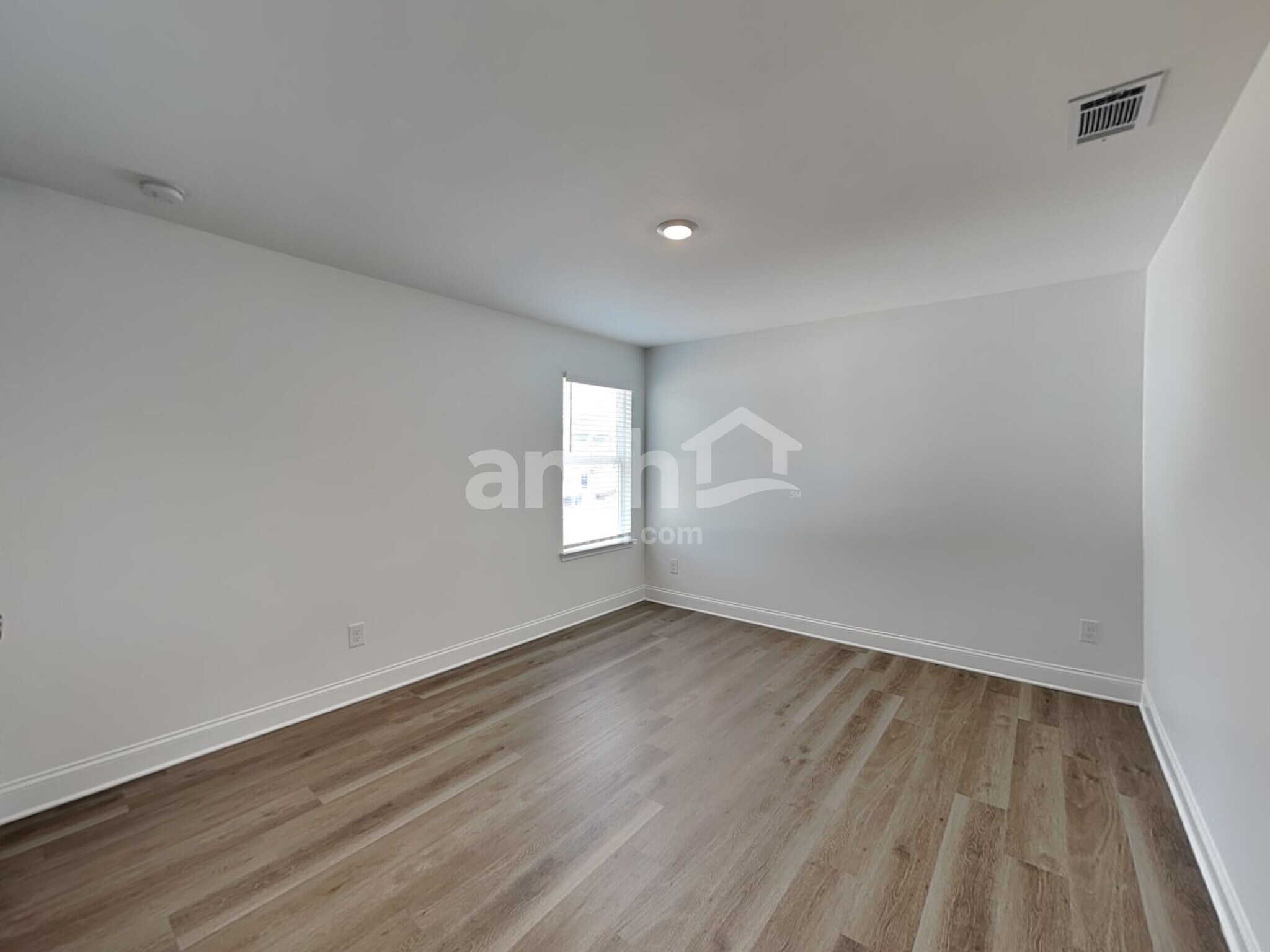 Building Photo - 347 Hickory Pointe Rd