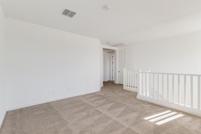 Building Photo - 1070 E Marlin Dr