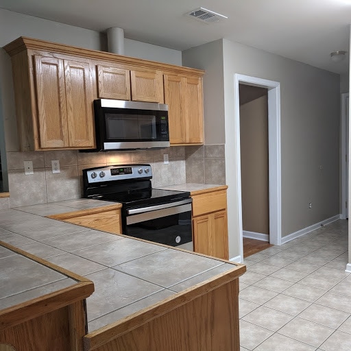 Building Photo - 36044 Raleigh Dr