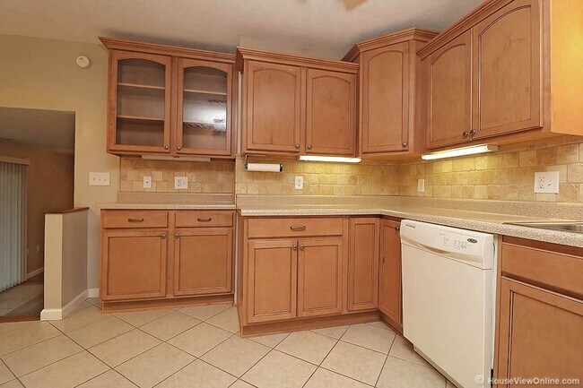 Building Photo - 2031 Allen Dr