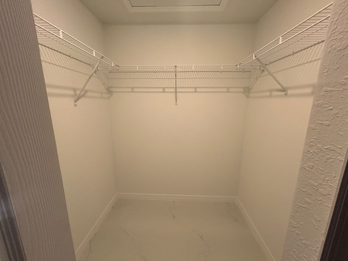 Building Photo - 2601 NE Juanita Pl