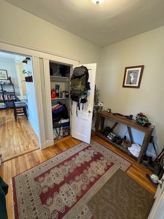 Building Photo - 6 Sherborn Ct