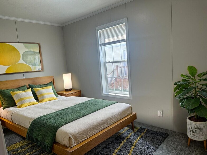 Building Photo - 38041 Chilver Ave