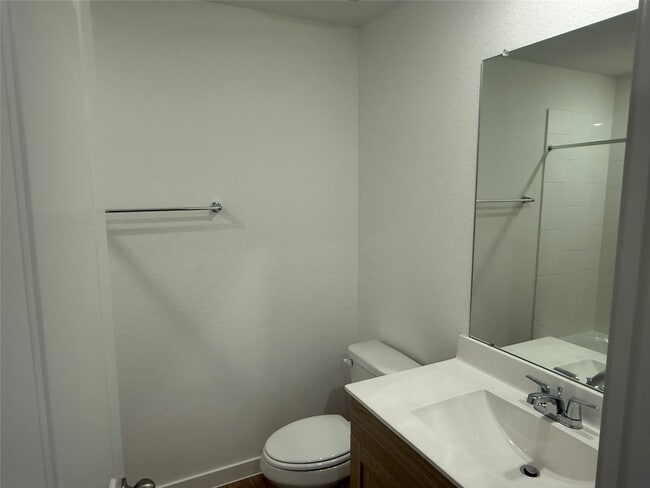 Building Photo - 2034 Olivos St