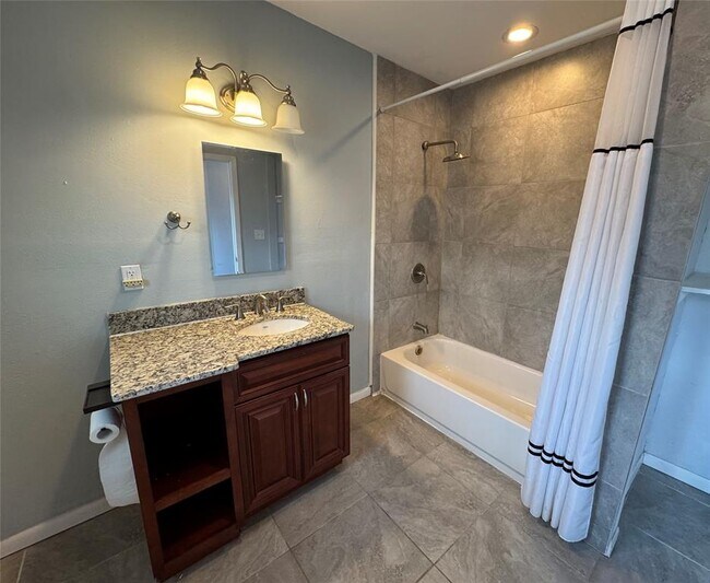 Building Photo - 1402 Mardell St