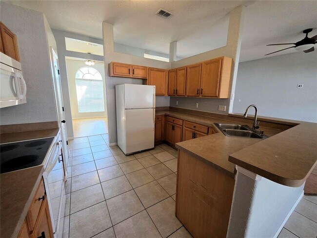 Building Photo - 736 Hurley Dr