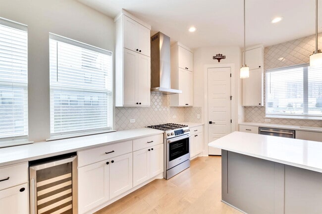 Building Photo - 4500 Freedom Dr