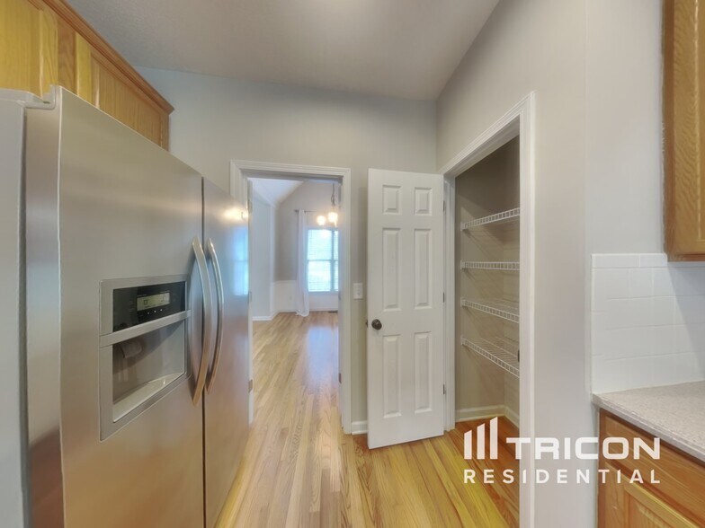 Building Photo - 1046 Dalby Way