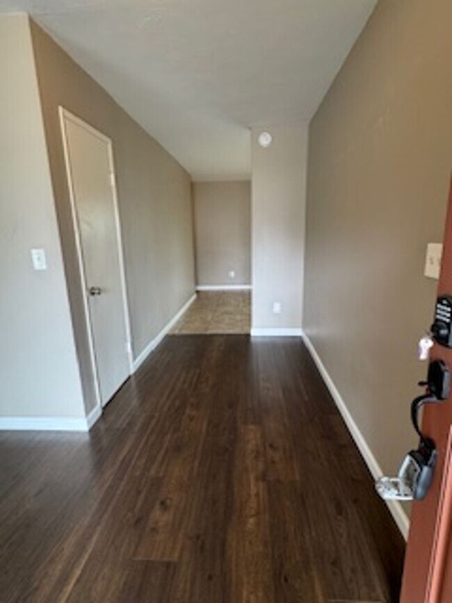 Building Photo - Charming 3 Bedroom 2 Bathroom Home Available for Rent!!