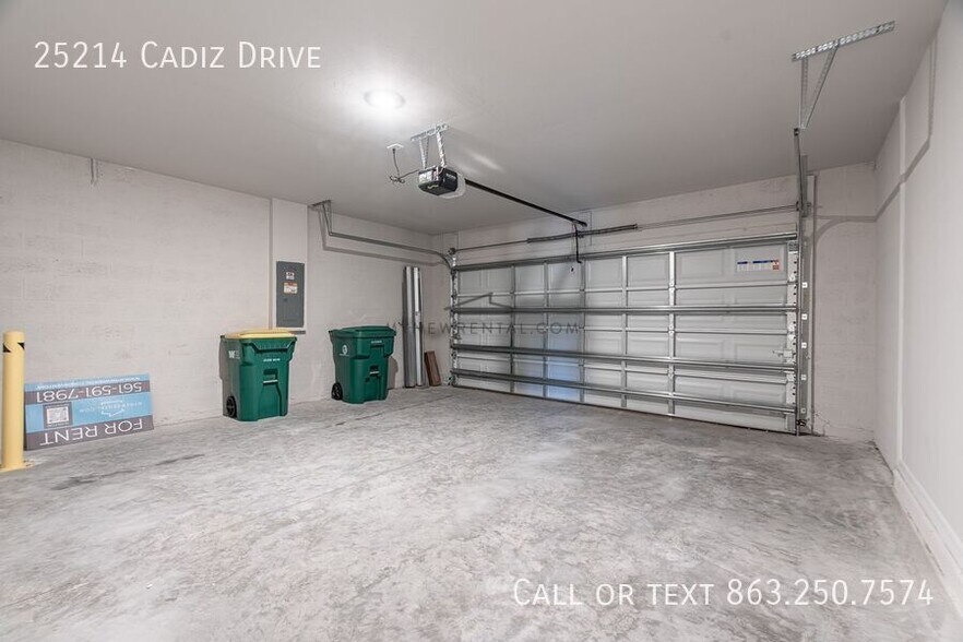 Building Photo - 25214 Cadiz Dr