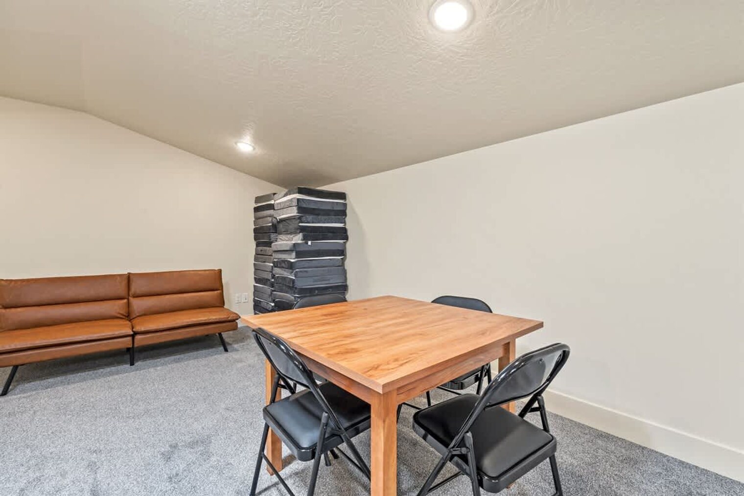 Building Photo - 306 CM Rdg Ln